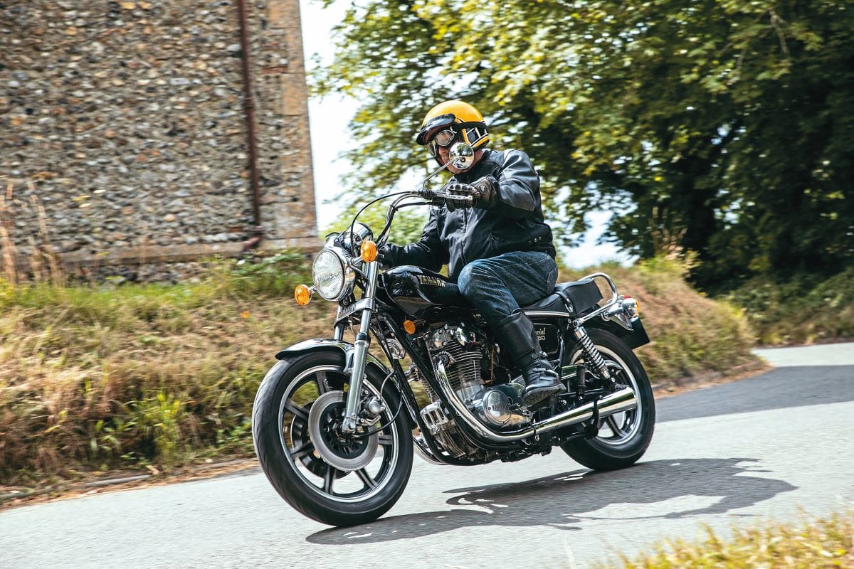 Custom Cream! Yamaha XS650SE takes the biscuit | Classic Bike Hub