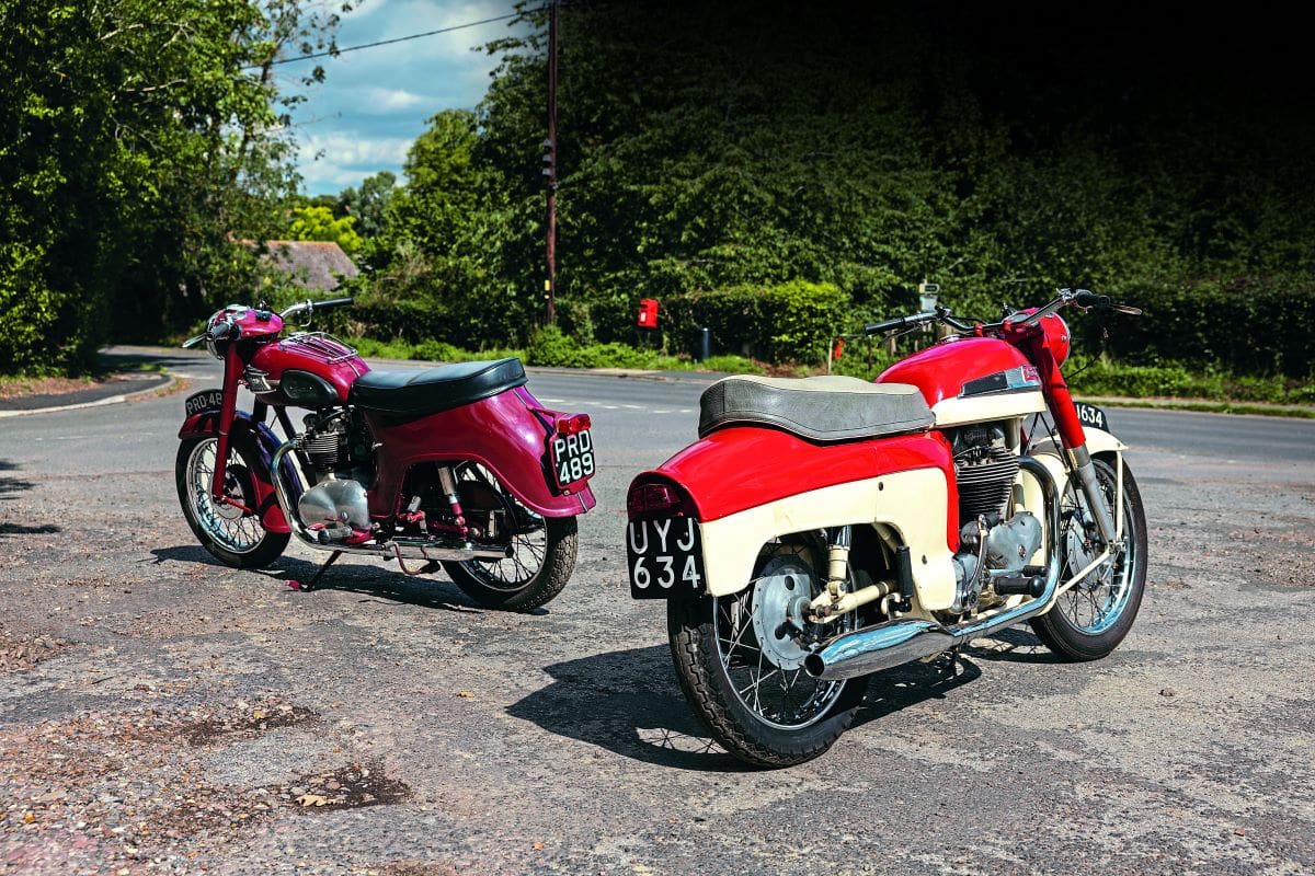 The bathtub motorcycle trend Triumph 5TA Speed Twin Norton Dominator De Luxe Classic Bike Hub
